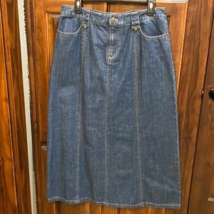 Ladies Eddie Bauer Blue Denim Jean Skirt. Size 10.    100% Cotton.
